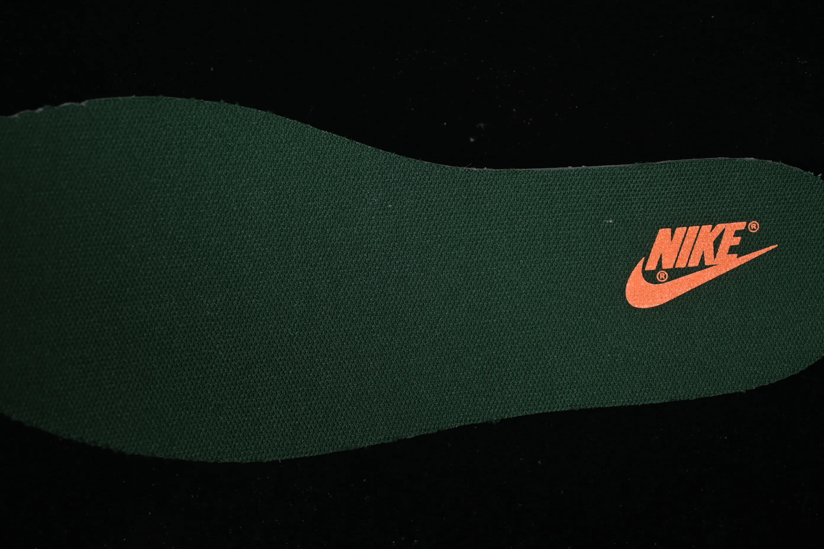 All categories Nk SB Dunk Series Nk SB Dunk Low High-end customized low-top sneakers Nike SB Dunk Low white and green straps low-top casual sneakers DD1391-100